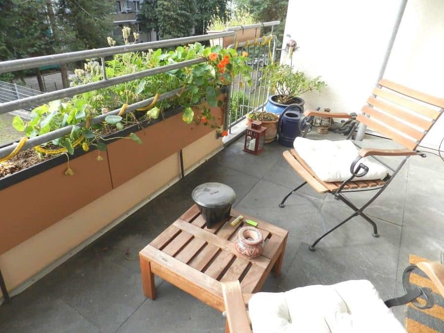 Hannover Vahrenwald: Moderne Wohnung mit Balkon und Lift - Balkonbrüstung