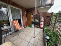 Fensterfront mit Jalousien