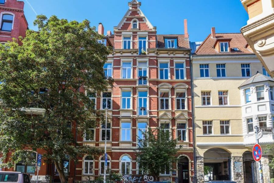 Hannover Nordstadt: Große Altbauwohnung mit Balkon - Hausansicht