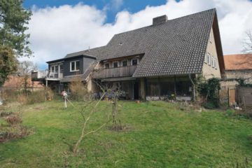 Wennigsen Erbbaurecht: 2-Parteien-Haus mit Praxis, Doppelgarage und Stellplätzen, 30974 Wennigsen, Mehrfamilienhaus