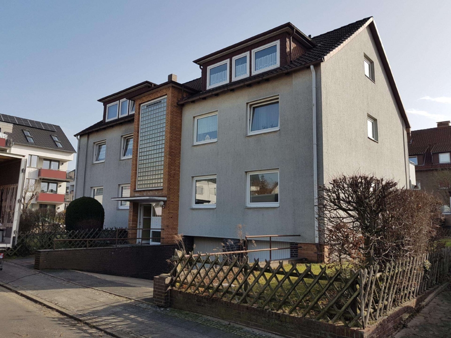 Burgdorf: 2 Zimmer Wohnung mit großem Balkon - Vorderansicht des Hauses