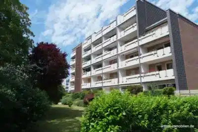 Langenhagen Ortsmitte: 4 Zi Maisonette mit Balkon, Terrasse, Stellplatz und Gartenanteil, 30853 Langenhagen, Maisonettewohnung