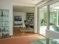 Blick vom Esszimmer ins Wohnzi