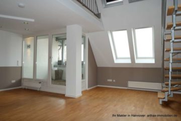 Hannover List Vahrenwald: Peppige, gut ausgestattete Wohnung mit Lift, Loggia und Stellplatz, 30163 Hannover, Maisonettewohnung