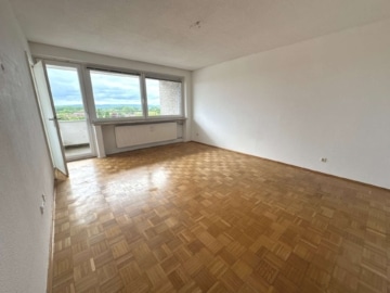 Laatzen: Kleine Wohnung, großer Balkon – mit Weitblick – Messe nah, im 7.OG, 30880 Laatzen, Etagenwohnung
