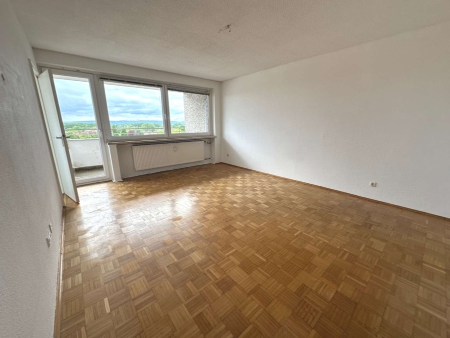 Laatzen: Kleine Wohnung, großer Balkon - mit Weitblick – Messe nah, im 7.OG - Balkonseite