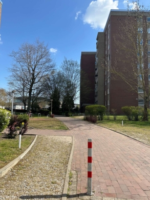 Laatzen: Renovierte Wohnung, großer Balkon – Messe nah – gepflegtes Gebäude, 30880 Laatzen, Etagenwohnung
