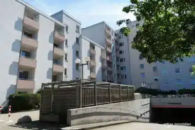 Hannover Misburg Nord: Großer Wohnbereich, schöner Weitblick, nahe am Kanal, mit Lift und Garage, 30629 Hannover, Etagenwohnung