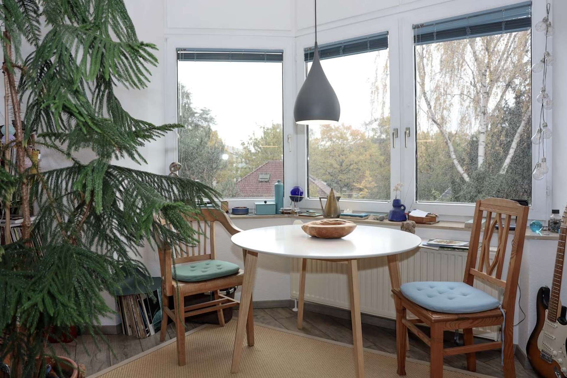Hannover Bothfeld: Peppig geschnittene Wohnung mit Terrasse, für den Kapitalanleger - Wohnzimmer Fenster