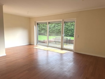 Isernhagen Altwarmbüchen: Barrierearme Wohnung, mit eigenem Garten + Stellplätzen, 30916 Iserhagen, Erdgeschosswohnung