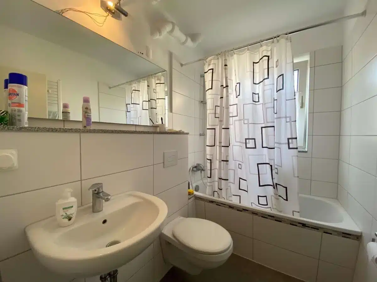 erneuerte Badezimmer