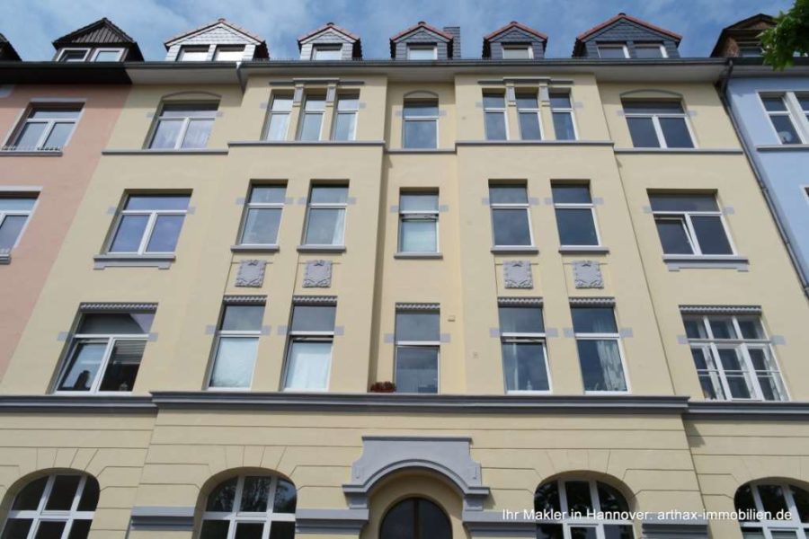 Hannover Südstadt: Moderne Altbauwohnung, mit großem Balkon und Einbauküche - Hausansicht