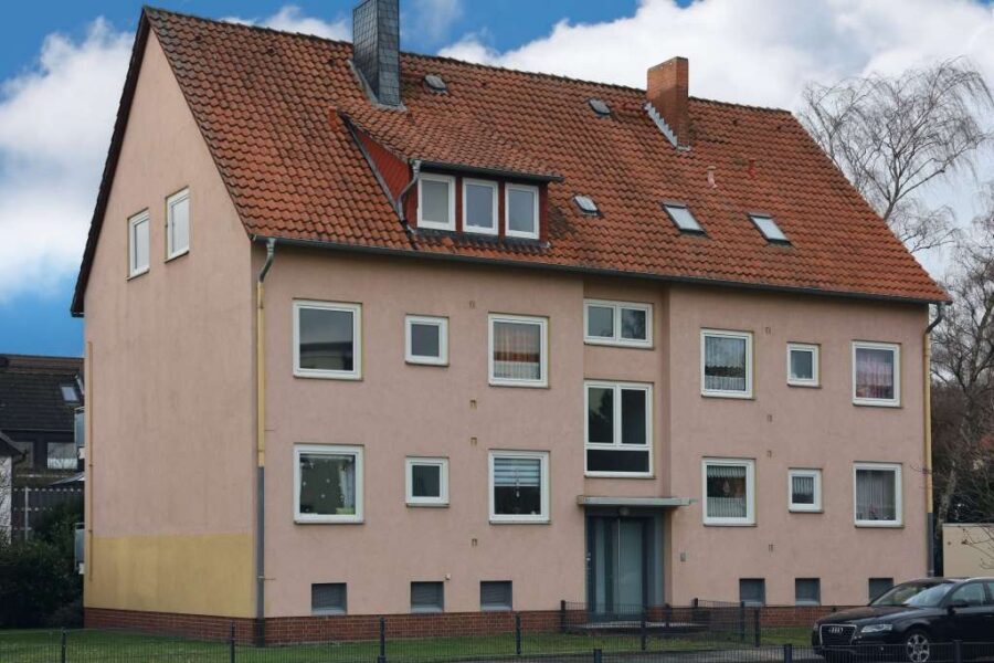 Kleine, helle 3 Zimmer DG Wohnung in Alt Langenhagen - Hausansicht