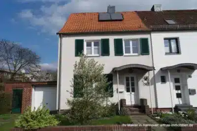 Hannover List: Doppelhaushälfte in exponierter Lage, mit großem Garten., 30177 Hannover, Doppelhaushälfte