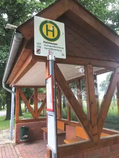 Landkreis Diepholz/Gem. Kirchdorf – Holzhausen: Hofstelle mit Wohnhaus, Ställen, Halle und Garagen, 27245 Bahrenborstel, Bauernhaus