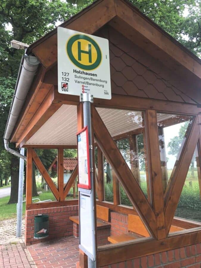 Landkreis Diepholz/Gem. Kirchdorf - Holzhausen: Hofstelle mit Wohnhaus, Ställen, Halle und Garagen - Raus aufs Land!