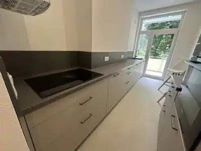 Hannover Vahrenwald: Gerade sanierte 3 Zimmer Wohnung mit Balkon im Hochparterre, 30165 Hannover, Etagenwohnung