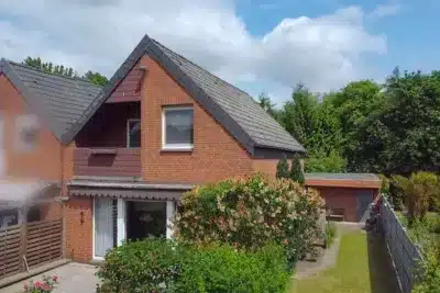 Seelze Lohnde: Reihenendhaus in kurzer Reihe mit Garage, 30916 Seelze, Reihenendhaus