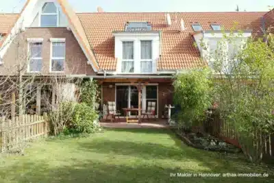 Ronnenberg Empelde: Modernes RMH mit guter Ausstattung und Garage, 30925 Ronnenberg, Reihenmittelhaus