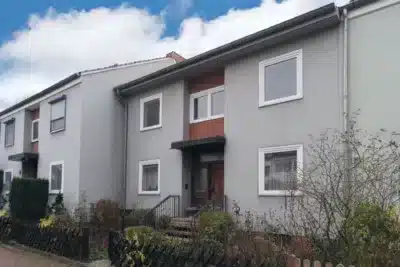 Alt Laatzen: Reihenmittelhaus mit 2 Wohnungen und 1 Garage (Zweifamilienhaus), 30880 Laatzen, Reihenmittelhaus