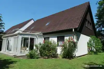 Laatzen: Große DHH am Ende einer Sackgasse, mit Garage, 30880 Laatzen, Doppelhaushälfte