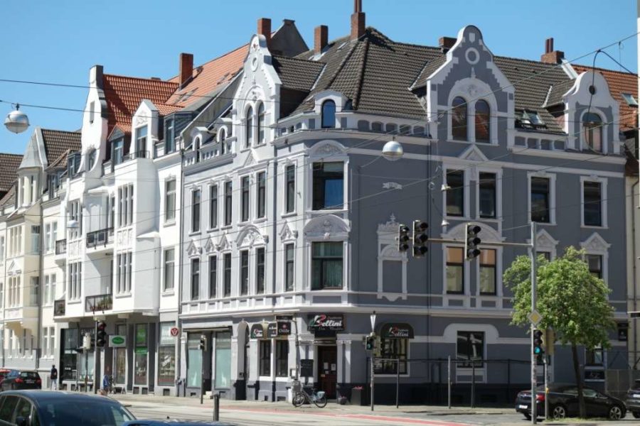 Hannover List: 1 Zimmer mit Bad, Küchenmöbel im Zimmer - Fassade